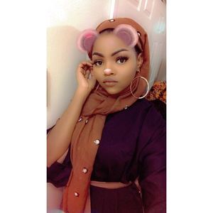 Meet your Posher, Zahara